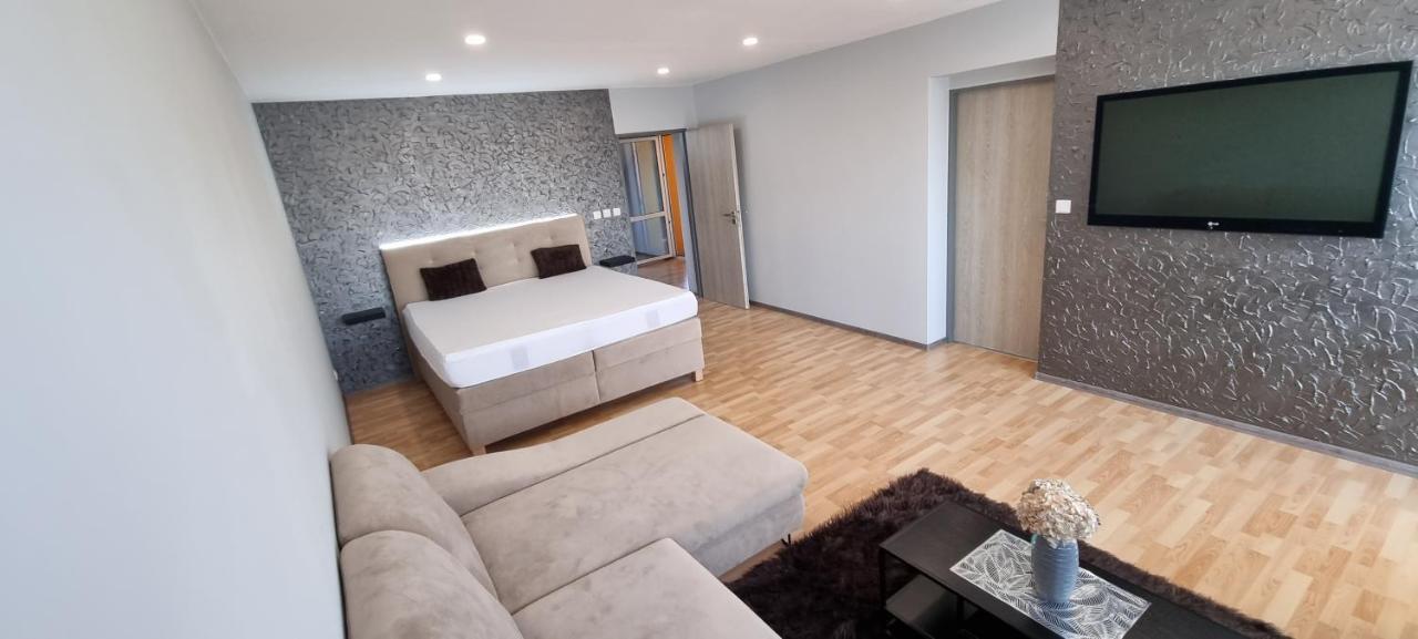 Apartman Viktorie Apartment Mikulov Bagian luar foto