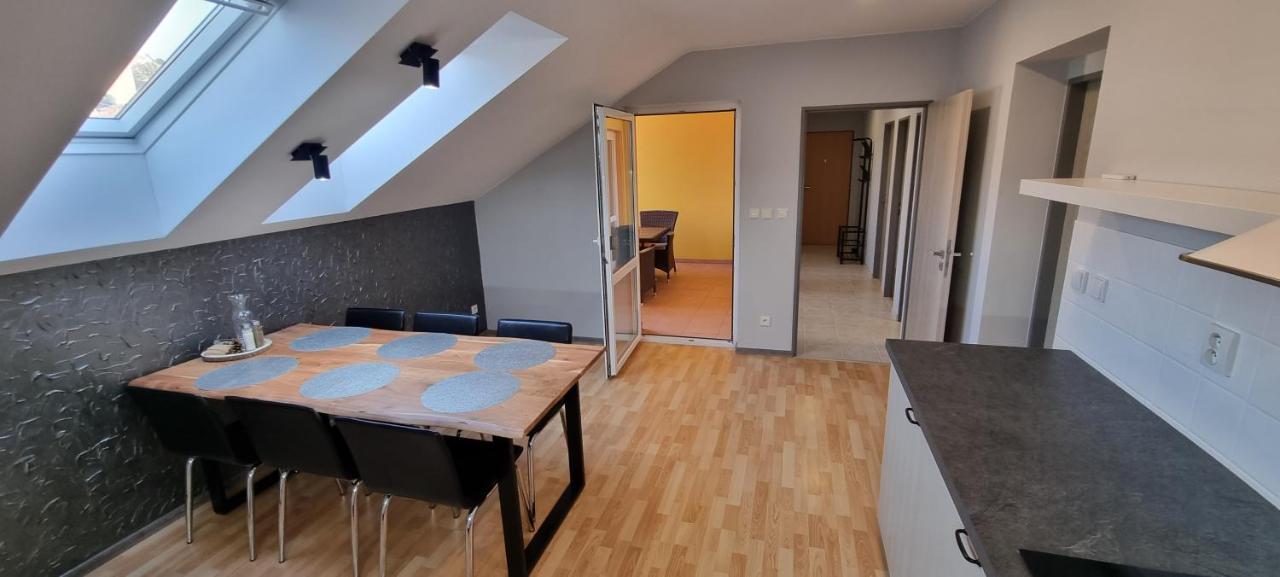 Apartman Viktorie Apartment Mikulov Bagian luar foto